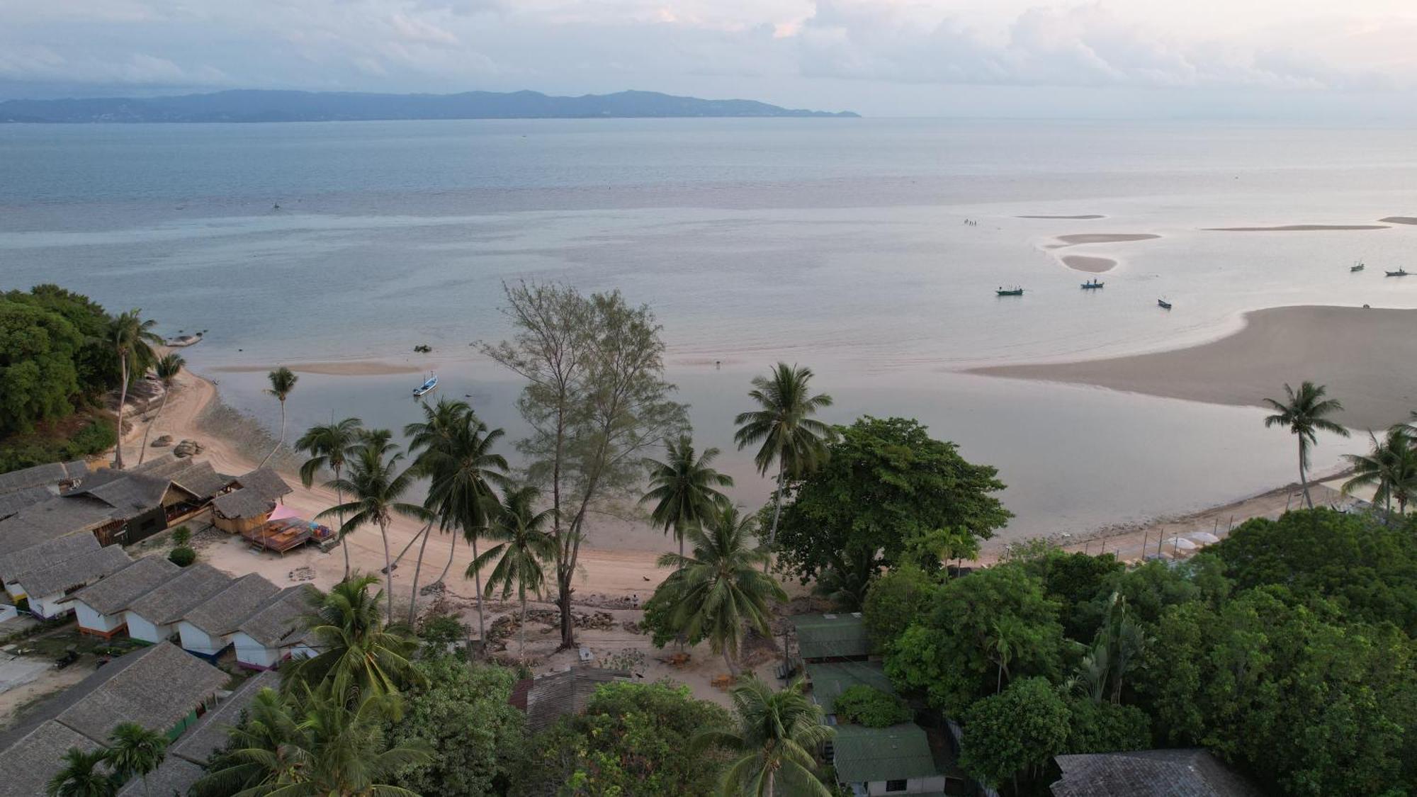 บลูโลตัส รีสอร์ต Hotel บ้านใต้ ภายนอก รูปภาพ